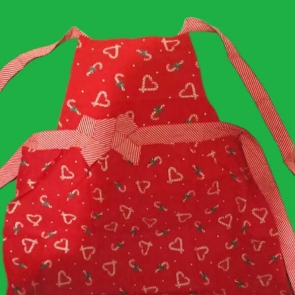 Christmas Bib Apron W/Candy Canes Hearts, Bow. NWOT - Picture 1 of 4